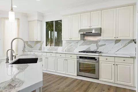 Kitchen - 2336 Summerwind Pl, Carlsbad, CA 92008 photo 4 of 5