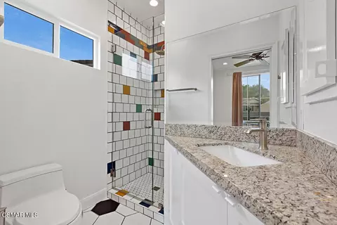 Bath - 2336 Summerwind Pl, Carlsbad, CA 92008 photo 5 of 6