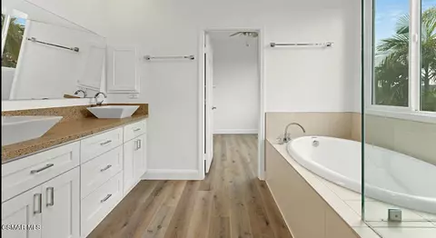 Bath - 2336 Summerwind Pl, Carlsbad, CA 92008 photo 3 of 6