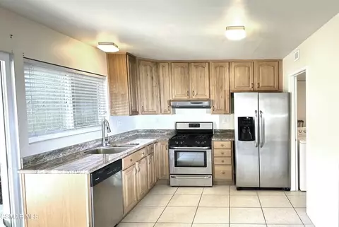 463 Serento Cir, Thousand Oaks, CA 91360