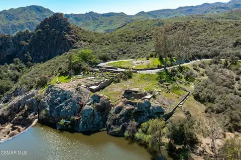 28805 Lakeshore Dr, Agoura Hills, CA 91301
