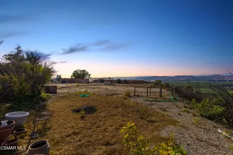 1065 Garrido Dr, Camarillo, CA 93010 photo 4