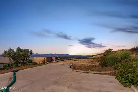 1065 Garrido Dr, Camarillo, CA 93010 photo 9
