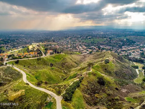 17900 Bull Canyon Rd, Granada Hills, CA 91344