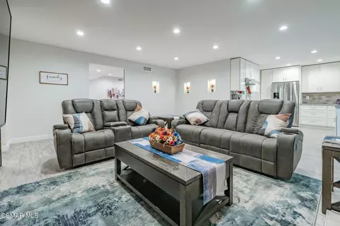 2760 Royal Ave, Simi Valley, CA 93065