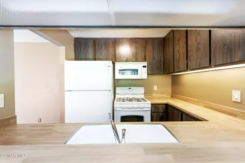 Kitchen - 1772 Sinaloa Rd #189, Simi Valley, CA 93065 photo 2 of 2