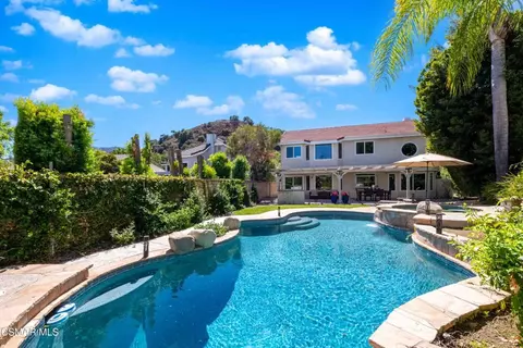 5676 Walnut Ridge Dr, Agoura Hills, CA 91301