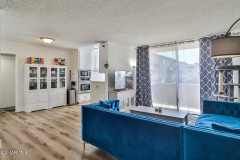 5429 Newcastle Ave #213, Encino, CA 91316