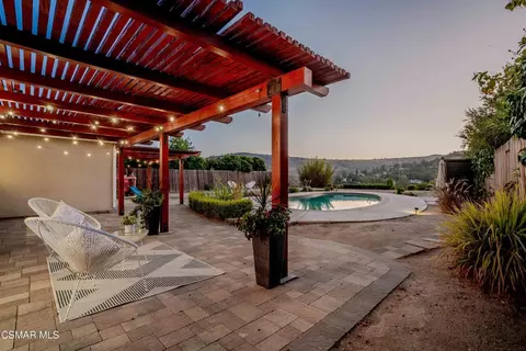 5839 Parkmor Rd, Calabasas, CA 91302