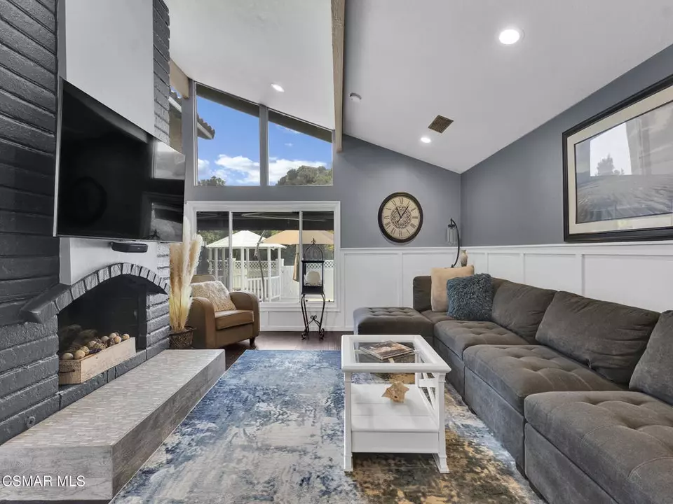 Living - 2026 Bridgegate Ct, Westlake Village, CA 91361 photo 2 of 3