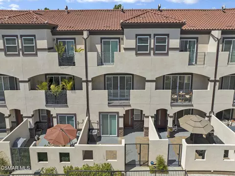 910 Warwick Ave, Thousand Oaks, CA 91360