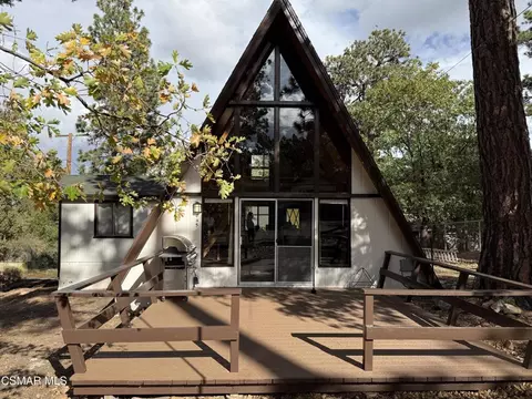 845 Sunset Ln, Sugarloaf, CA 92386