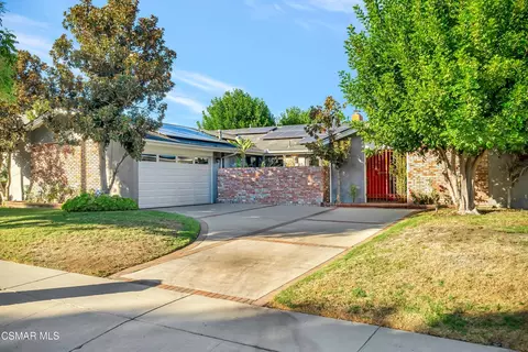 22335 De Grasse Dr, Calabasas, CA 91302