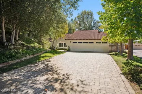5900 Gleam Ct, Agoura Hills, CA 91301