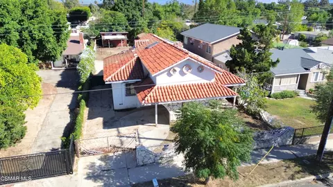 10956 Columbus Ave, Mission Hills, CA 91345