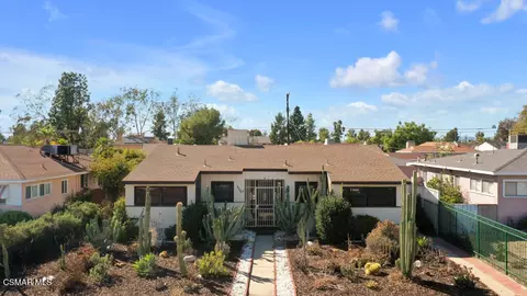 7639 Whitsett Ave, North Hollywood, CA 91605
