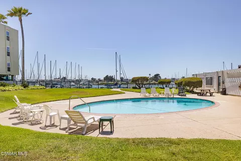 Exterior - 3101 Peninsula Rd #101, Oxnard, CA 93035 photo 3 of 6