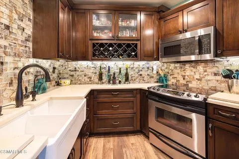 Kitchen - 3101 Peninsula Rd #101, Oxnard, CA 93035 photo 1 of 3