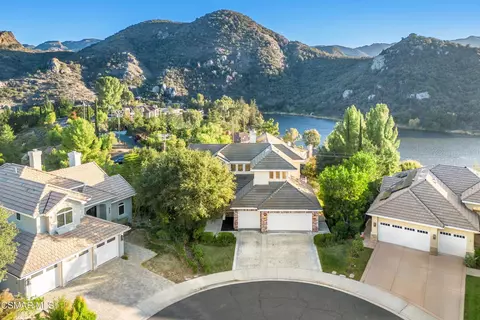 930 Ravensbury St, Lake Sherwood, CA 91361
