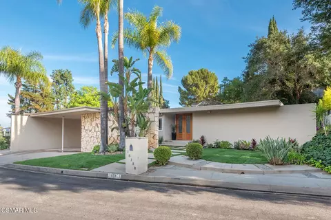16138 Meadowcrest Rd, Sherman Oaks, CA 91403
