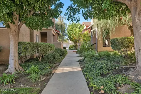 2327 Archwood Ln #124, Simi Valley, CA 93063