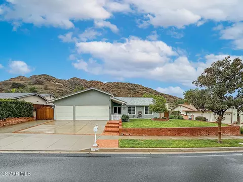 751 Muirfield Ave, Simi Valley, CA 93065