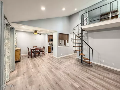 Living - 2098 Covington Ave, Simi Valley, CA 93065 photo 4 of 7