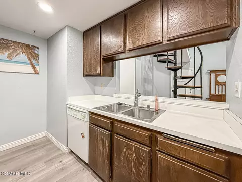 Kitchen - 2098 Covington Ave, Simi Valley, CA 93065 photo 2 of 4