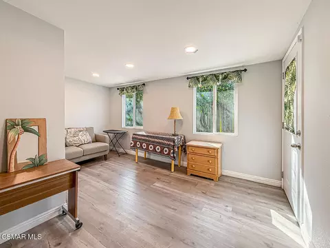 Living - 2098 Covington Ave, Simi Valley, CA 93065 photo 5 of 7