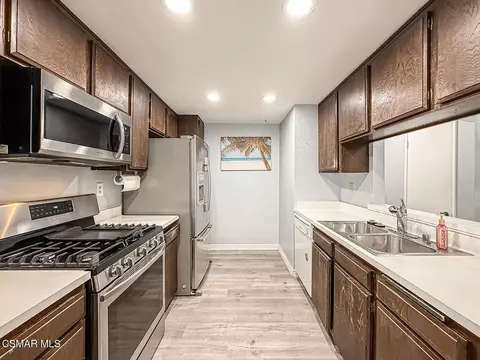 Kitchen - 2098 Covington Ave, Simi Valley, CA 93065 photo 1 of 4