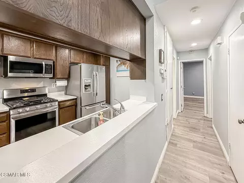Entry Way - 2098 Covington Ave, Simi Valley, CA 93065 photo 1 of 3