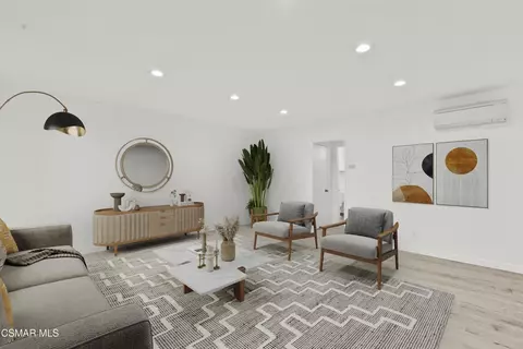 8800 Cedros Ave #204, Panorama City, CA 91402