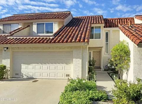 607 Valley Oak Ln, Newbury Park, CA 91320