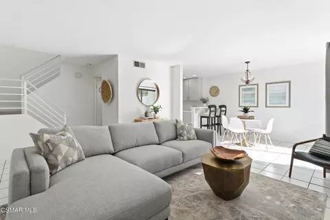 4265 Las Virgenes Rd #4, Calabasas, CA 91302