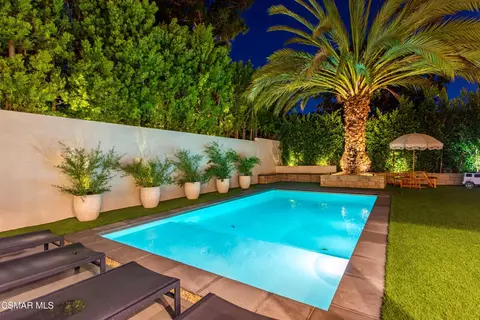 5306 Cangas Dr, Calabasas, CA 91301