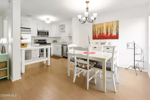 286 Oakleaf Dr #22, Thousand Oaks, CA 91360