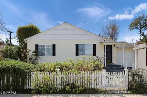 18020 Collins St, Encino, CA 91316