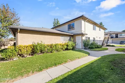 2026 Calle La Sombra #2, Simi Valley, CA 93063