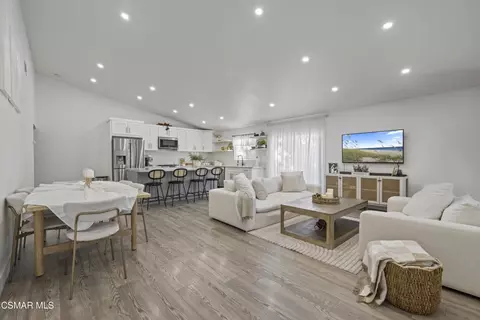18712 Vicci St, Canyon Country, CA 91351