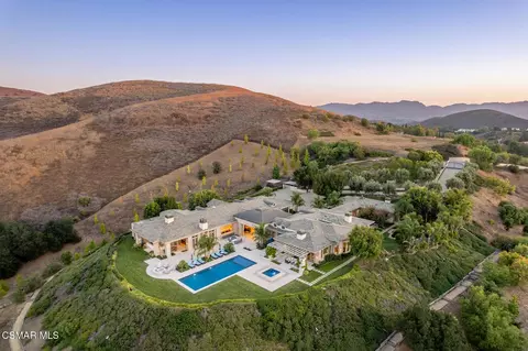 1300 Woodland Grove Ct, Westlake Village, CA 91362