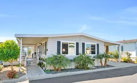 92 Poinsettia Gardens Dr, Ventura, CA 93004