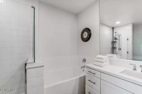 Bath - 2870 Wagon Wheel Rd #203, Oxnard, CA 93036 photo 5 of 6