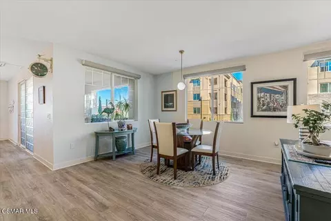 Dining - 2870 Wagon Wheel Rd #203, Oxnard, CA 93036 photo 1 of 6