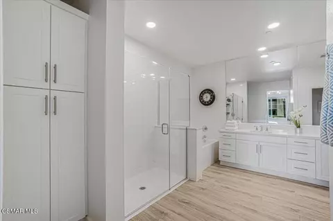 Bath - 2870 Wagon Wheel Rd #203, Oxnard, CA 93036 photo 3 of 6