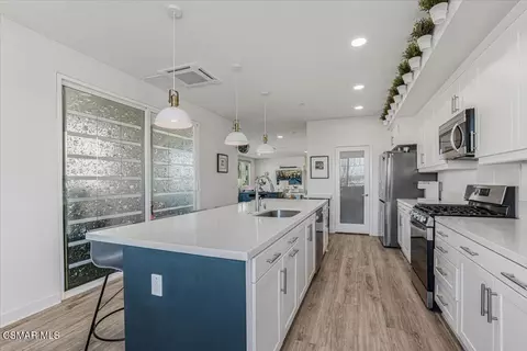 Kitchen - 2870 Wagon Wheel Rd #203, Oxnard, CA 93036 photo 2 of 6