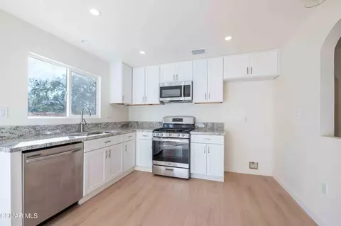Kitchen - 764 Brossard Dr, Thousand Oaks, CA 91360 photo 1 of 2