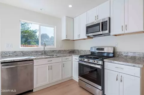Kitchen - 764 Brossard Dr, Thousand Oaks, CA 91360 photo 2 of 2