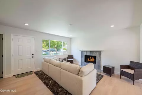 Living - 764 Brossard Dr, Thousand Oaks, CA 91360 photo 4 of 5