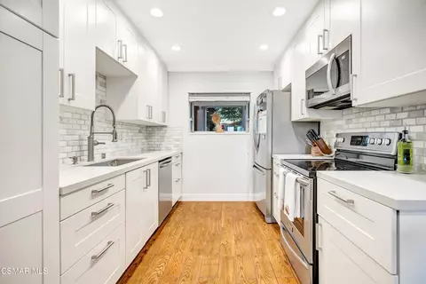 2623 Antonio Dr #106, Camarillo, CA 93010