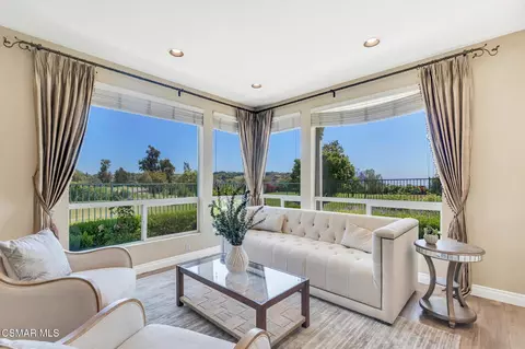 Living - 1009 Del Tio Ct, Camarillo, CA 93010 photo 1 of 7